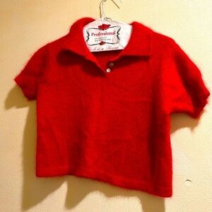 🏷️ XS Red Cashmere Polo styled button Crop top